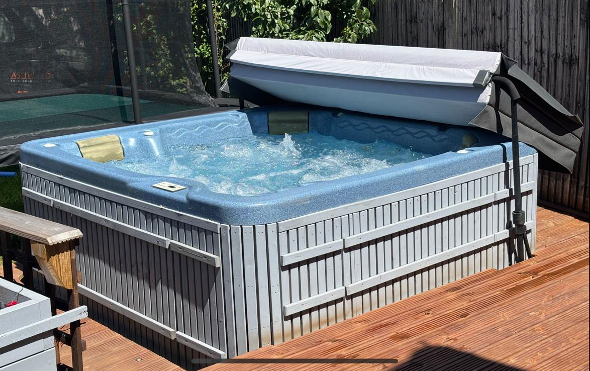 LCS Hot Tubs - Main image